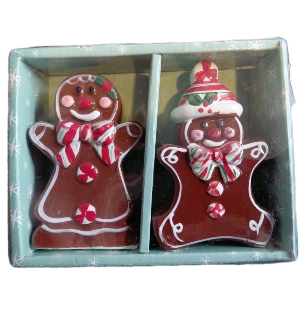 Gingerbread Man & Woman Salt & Pepper Shaker Set Ceramic Christmas Holiday Decor